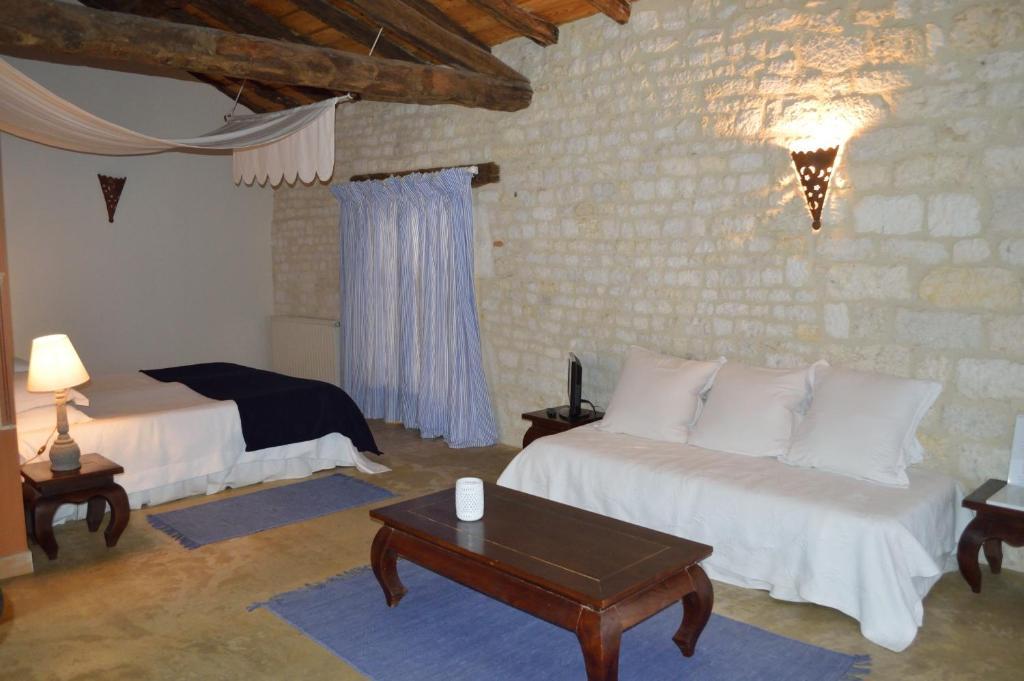 Les Vents Bleus Hotel Donnazac Quarto foto